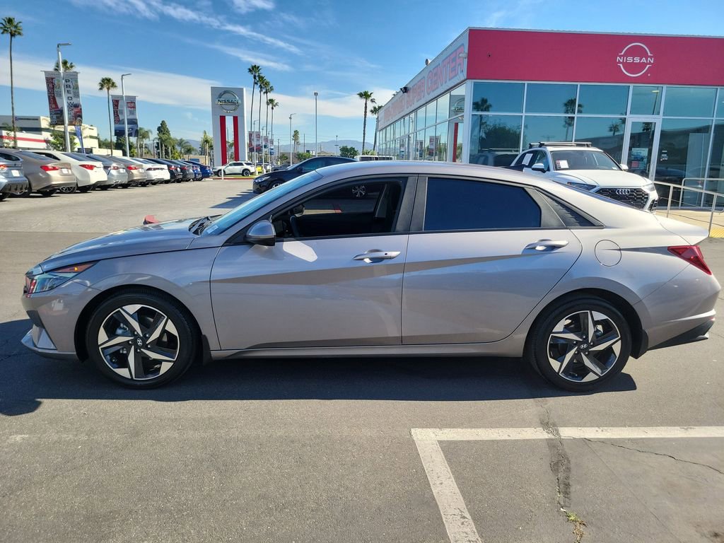 Used 2023 Hyundai Elantra SEL w/ Convenience Package image 29