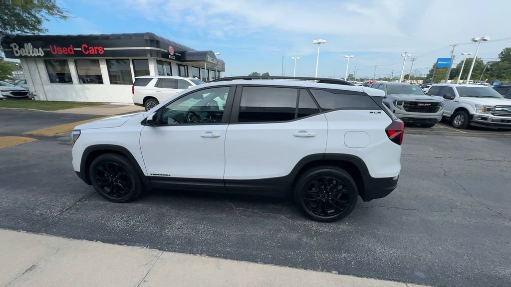 Certified 2022 GMC Terrain SLE w/ Driver Convenience Package image 5