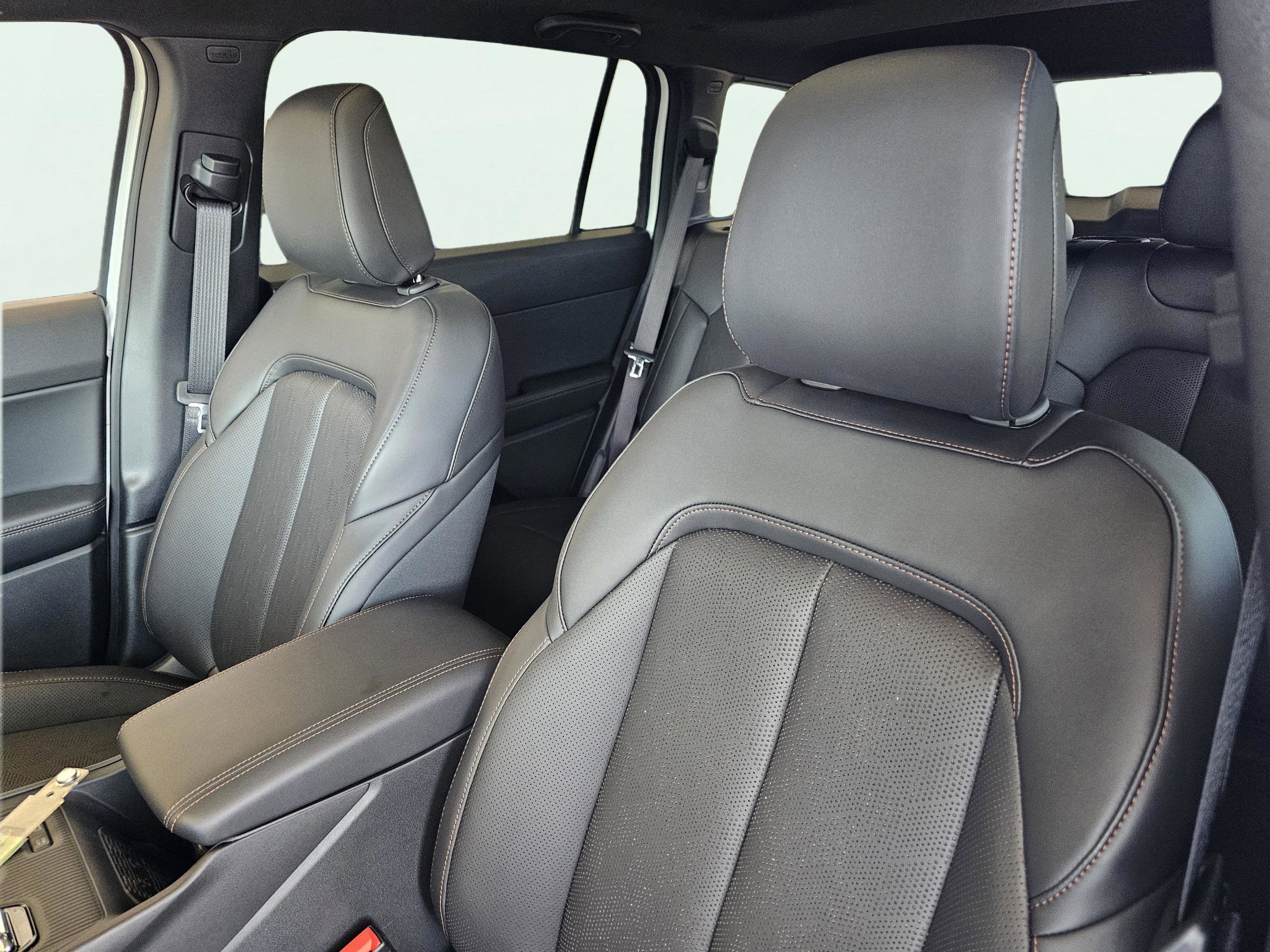 New 2026 Jeep Cherokee Overland image 17