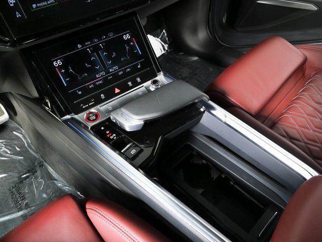 Used 2024 Audi SQ8 e-tron Premium Plus w/ Black Optic Package AWD/4WD image 20