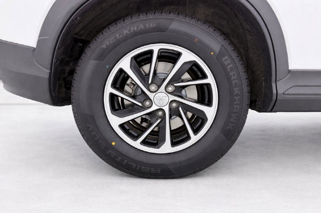 Used 2020 Mitsubishi Eclipse Cross ES image 28