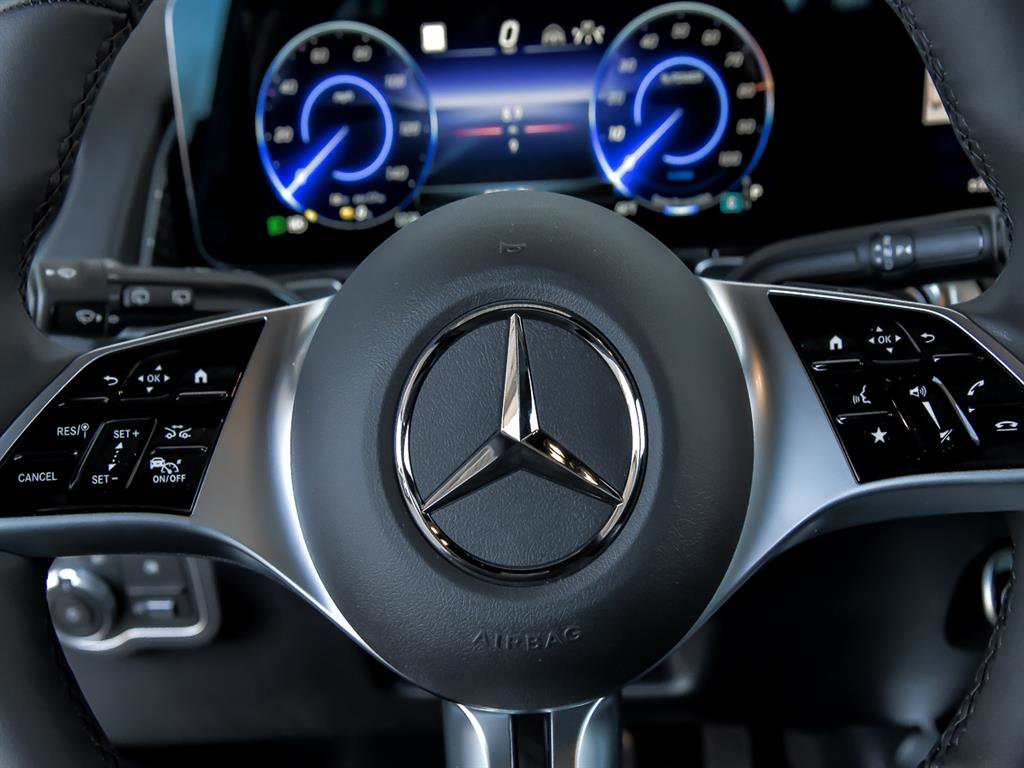 Certified 2025 Mercedes-Benz EQB 300 4MATIC image 18