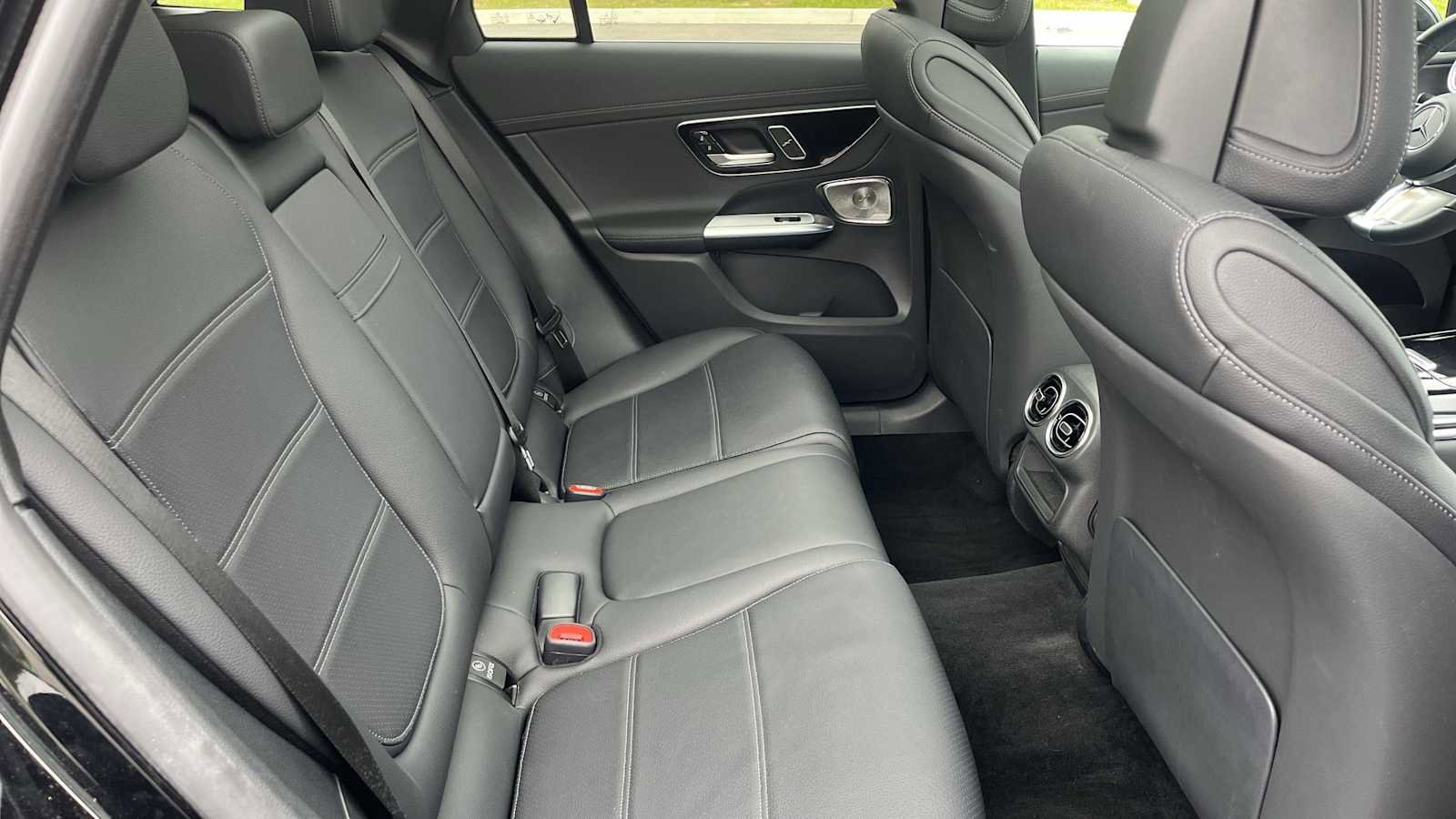 Used 2023 Mercedes-Benz GLC 300 4MATIC image 11