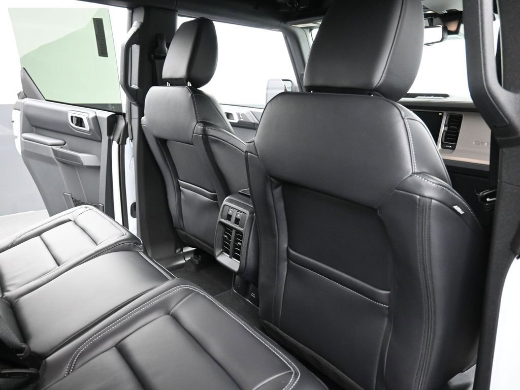 New 2025 Ford Bronco Outer Banks image 12