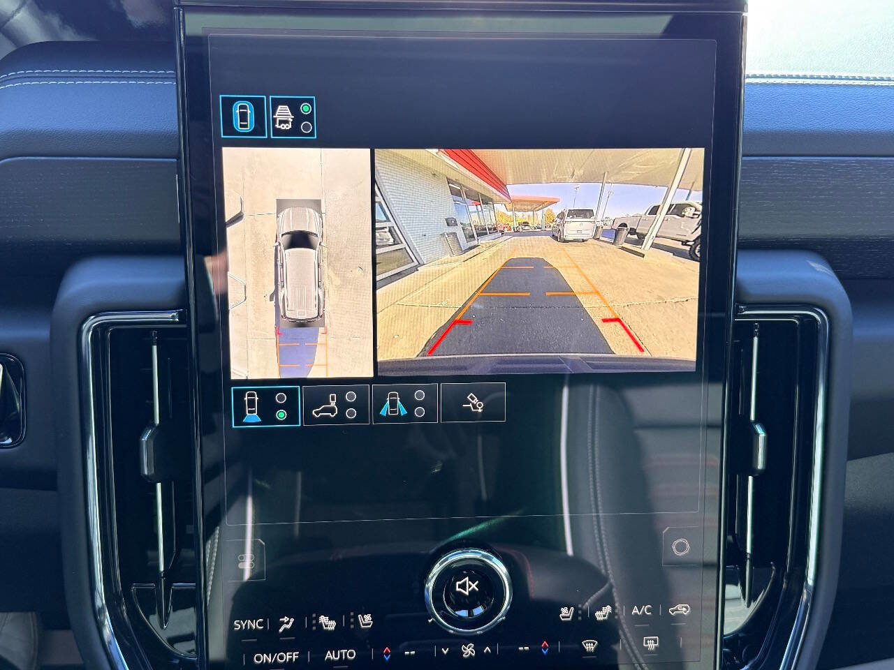 Used 2025 GMC Yukon AT4 Ultimate w/ LPO, Floor Liner Package image 29