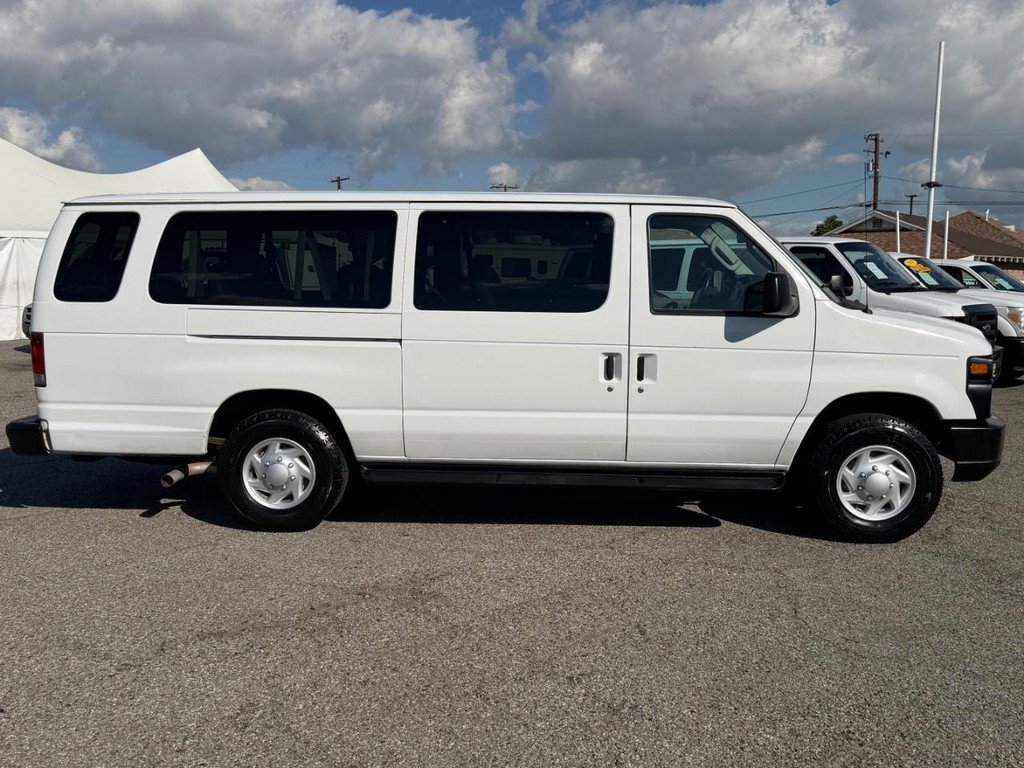 Used 2009 Ford E-350 and Econoline 350 Extended Wagon Super Duty image 4