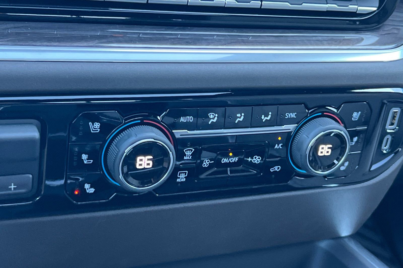 New 2026 Chevrolet Silverado 2500 LTZ w/ LTZ Premium Package image 20