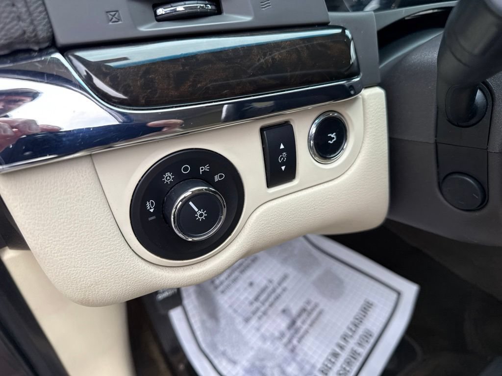 Used 2015 Lincoln MKS AWD image 22
