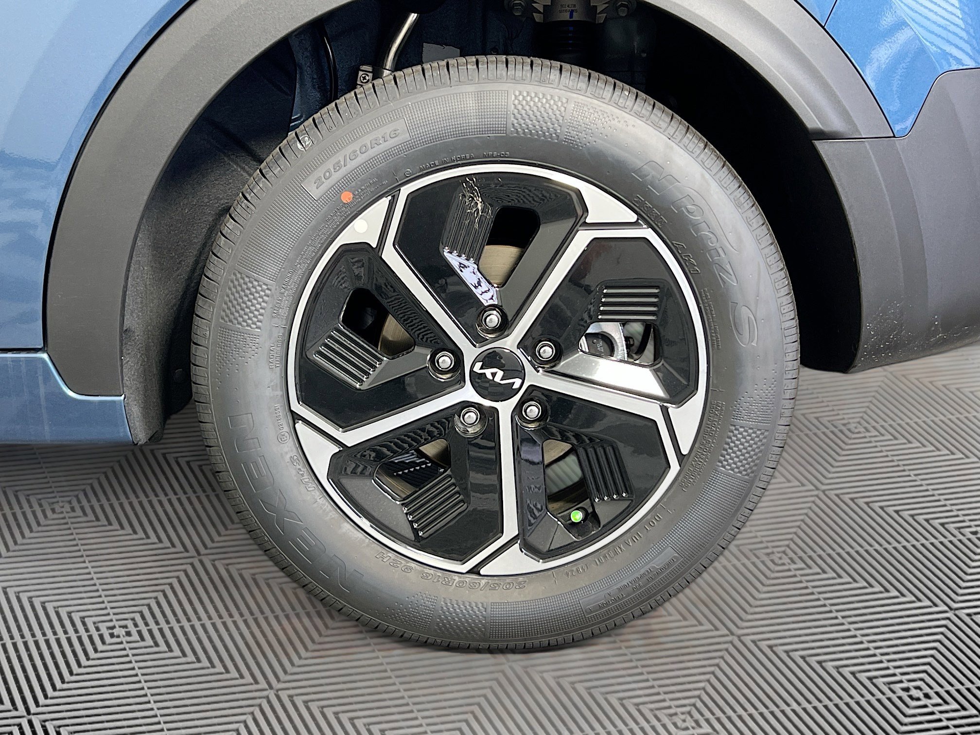 New 2025 Kia Niro EX image 34