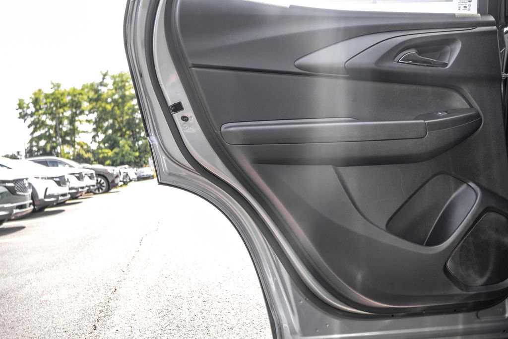 Used 2023 Chevrolet TrailBlazer LT FWD image 29