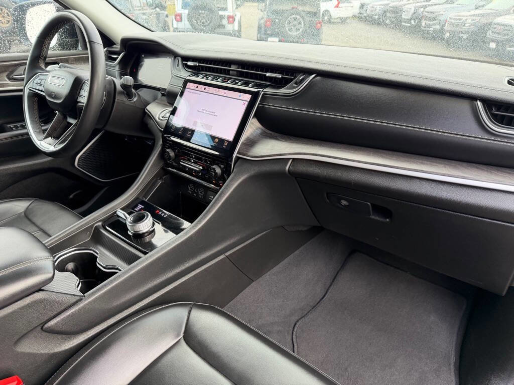 Used 2023 Jeep Grand Cherokee L Limited image 40