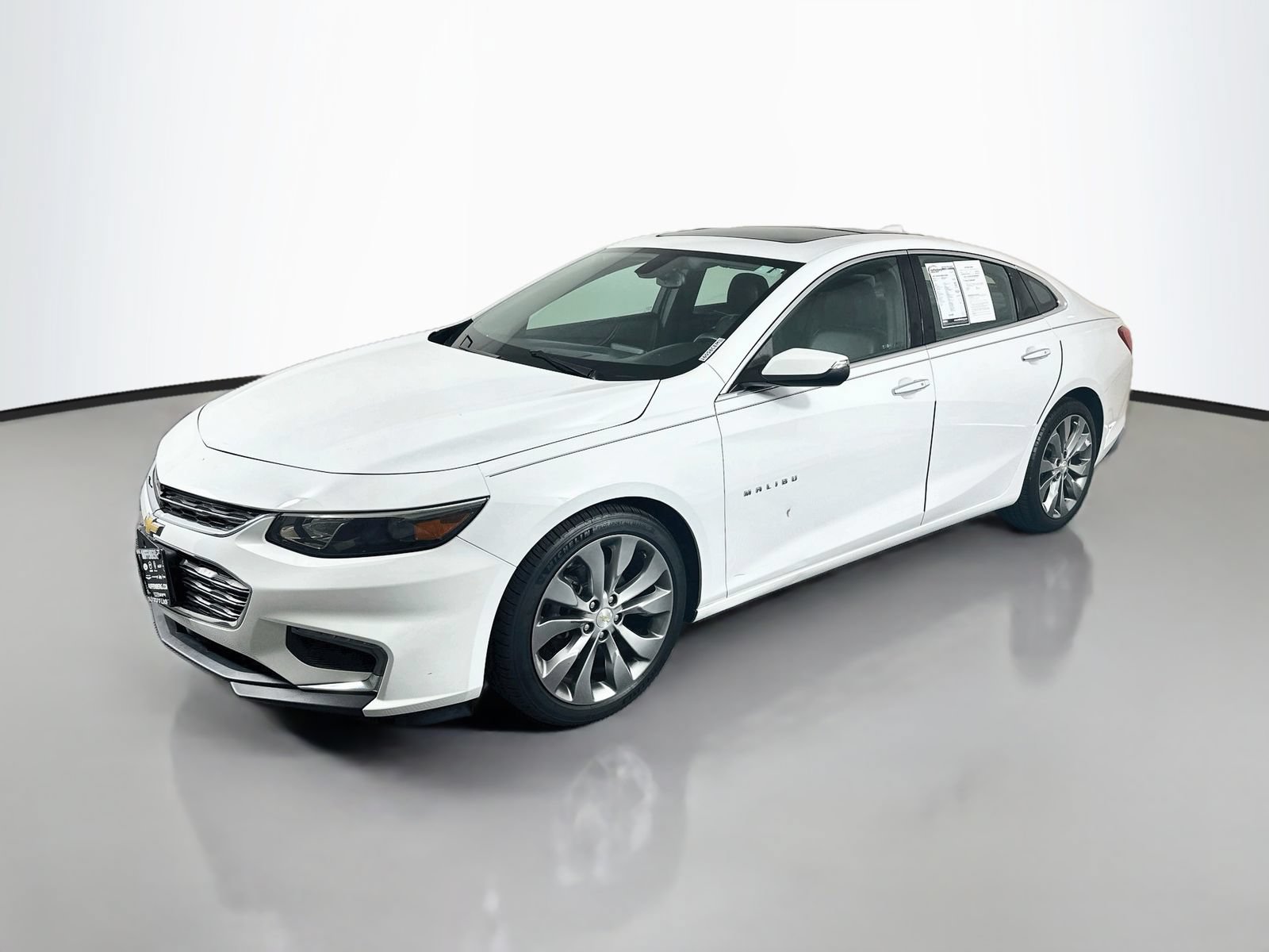Used 2017 Chevrolet Malibu Premier w/ Premier Sun and Wheel Package FWD image 3