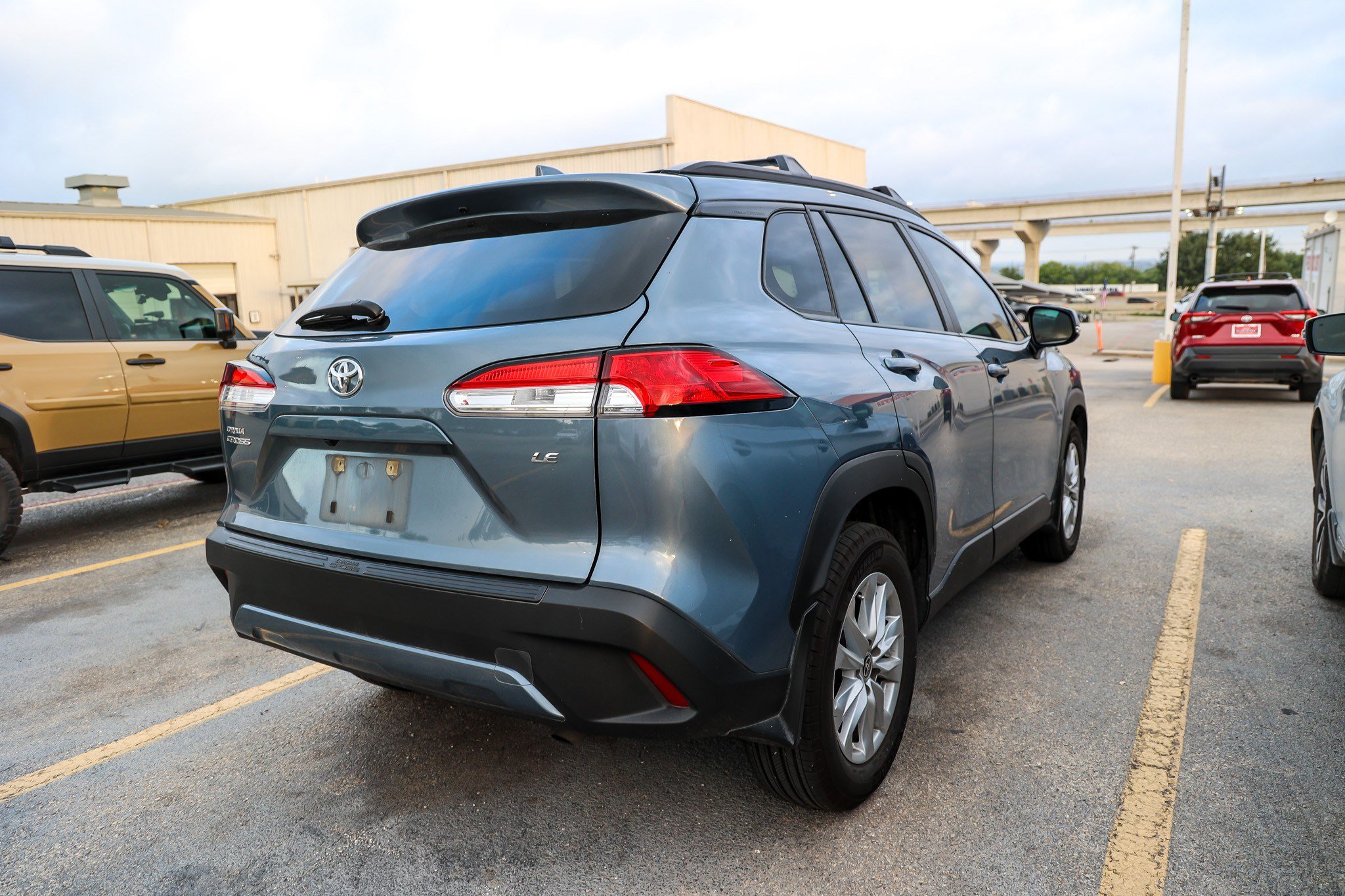 Used 2024 Toyota Corolla Cross LE w/ Moonroof Package FWD image 8