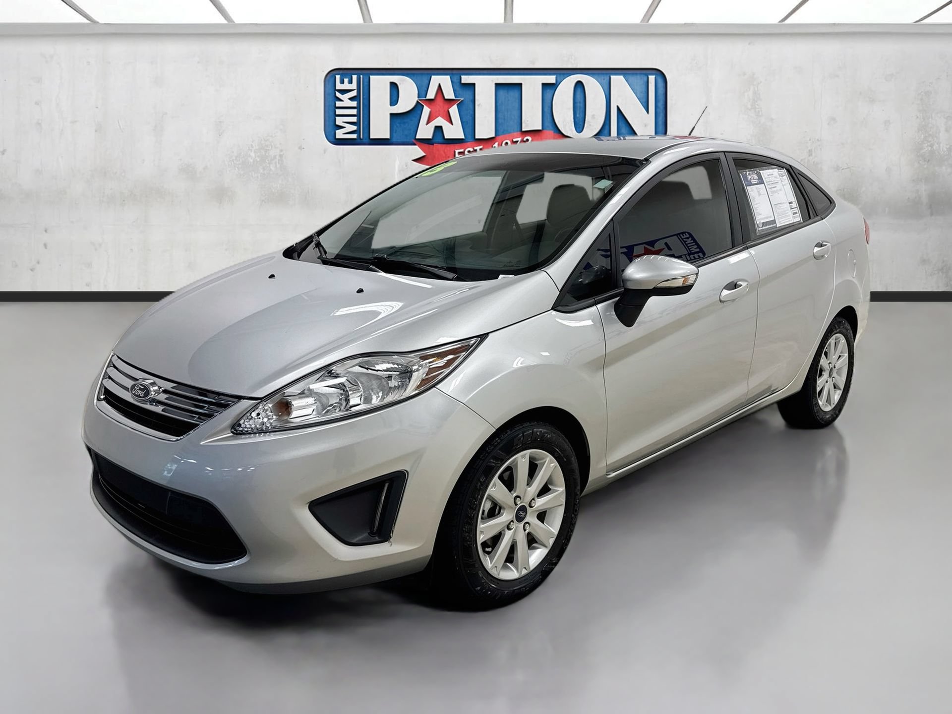 Used 2013 Ford Fiesta SE FWD image 3