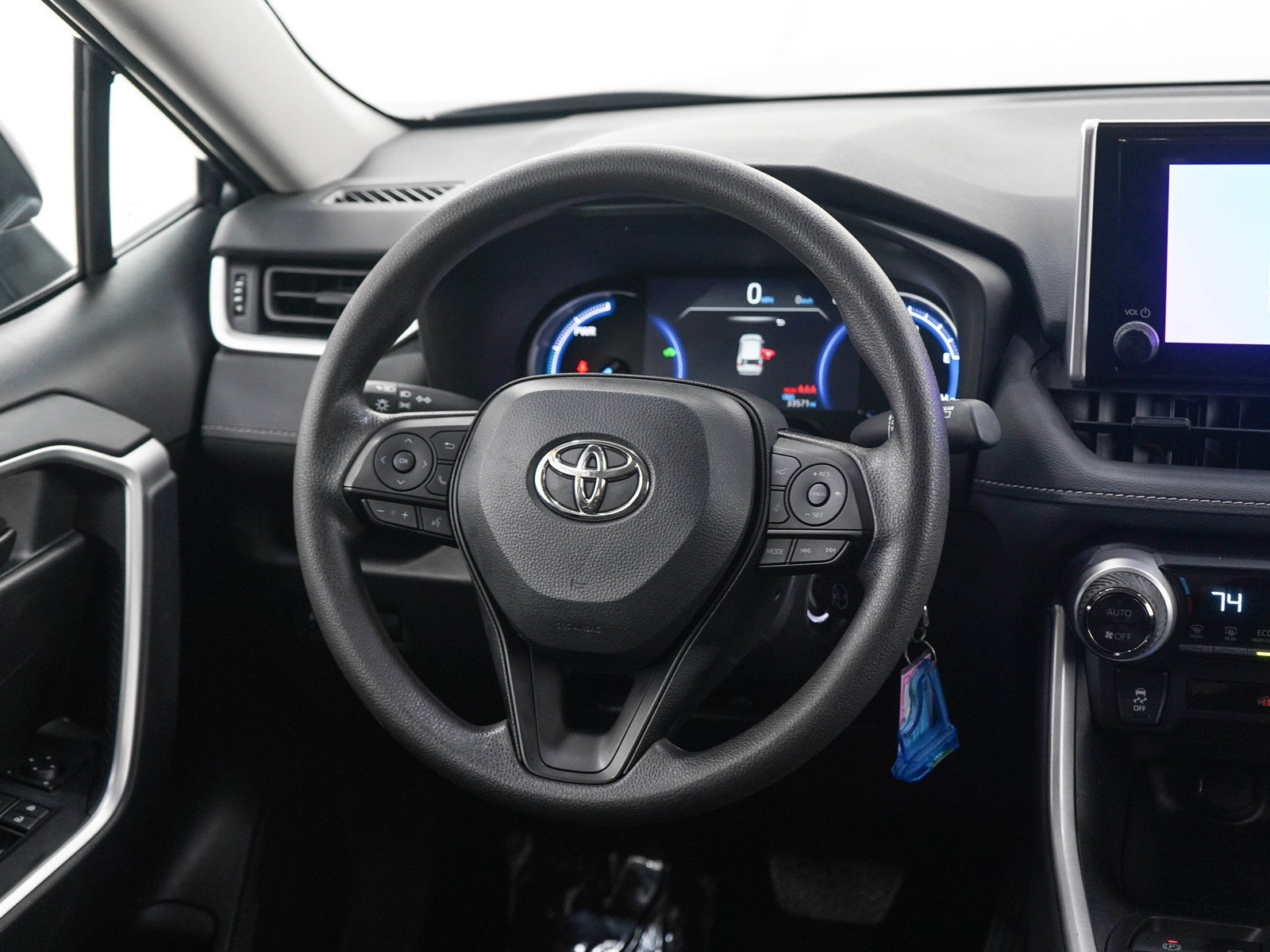 Used 2025 Toyota RAV4 LE AWD/4WD image 14