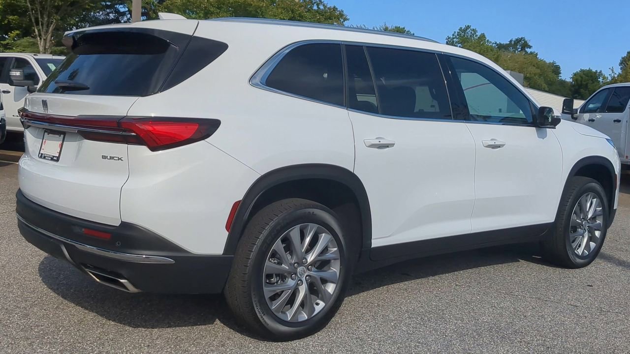 Used 2025 Buick Enclave Preferred w/ Power Package image 8