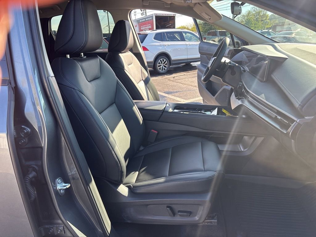 Used 2025 Nissan Murano SV image 33