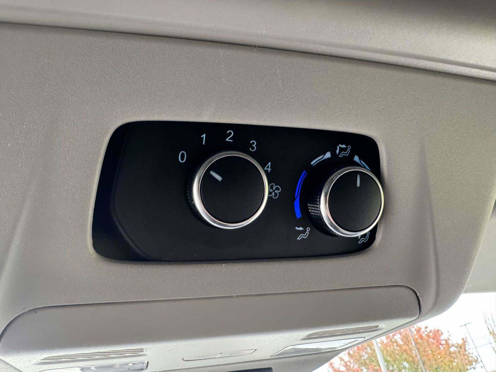 Used 2023 Ford Transit 350 XLT image 32