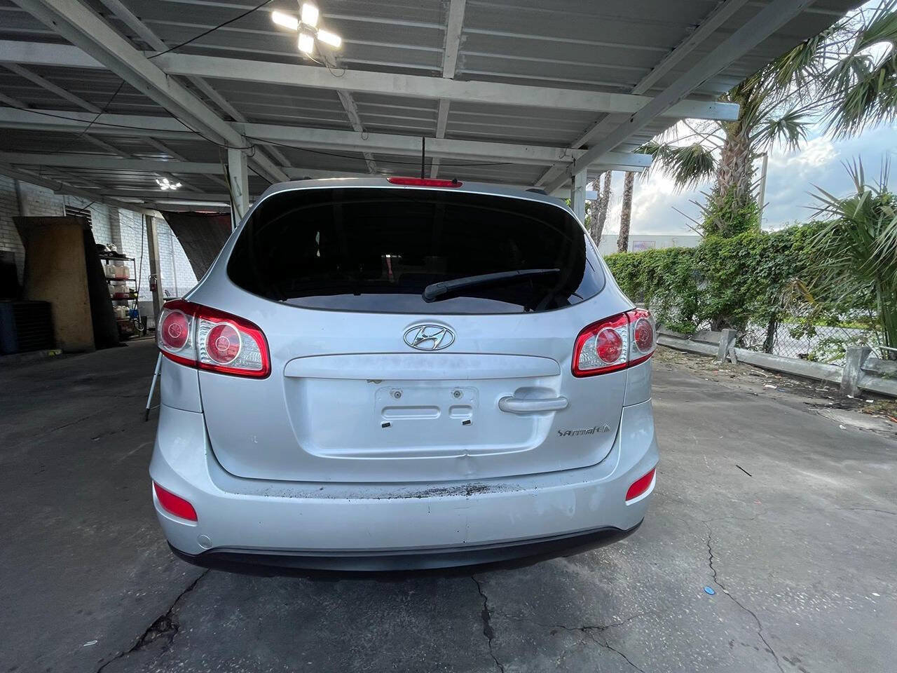 Used 2011 Hyundai Santa Fe GLS FWD image 5