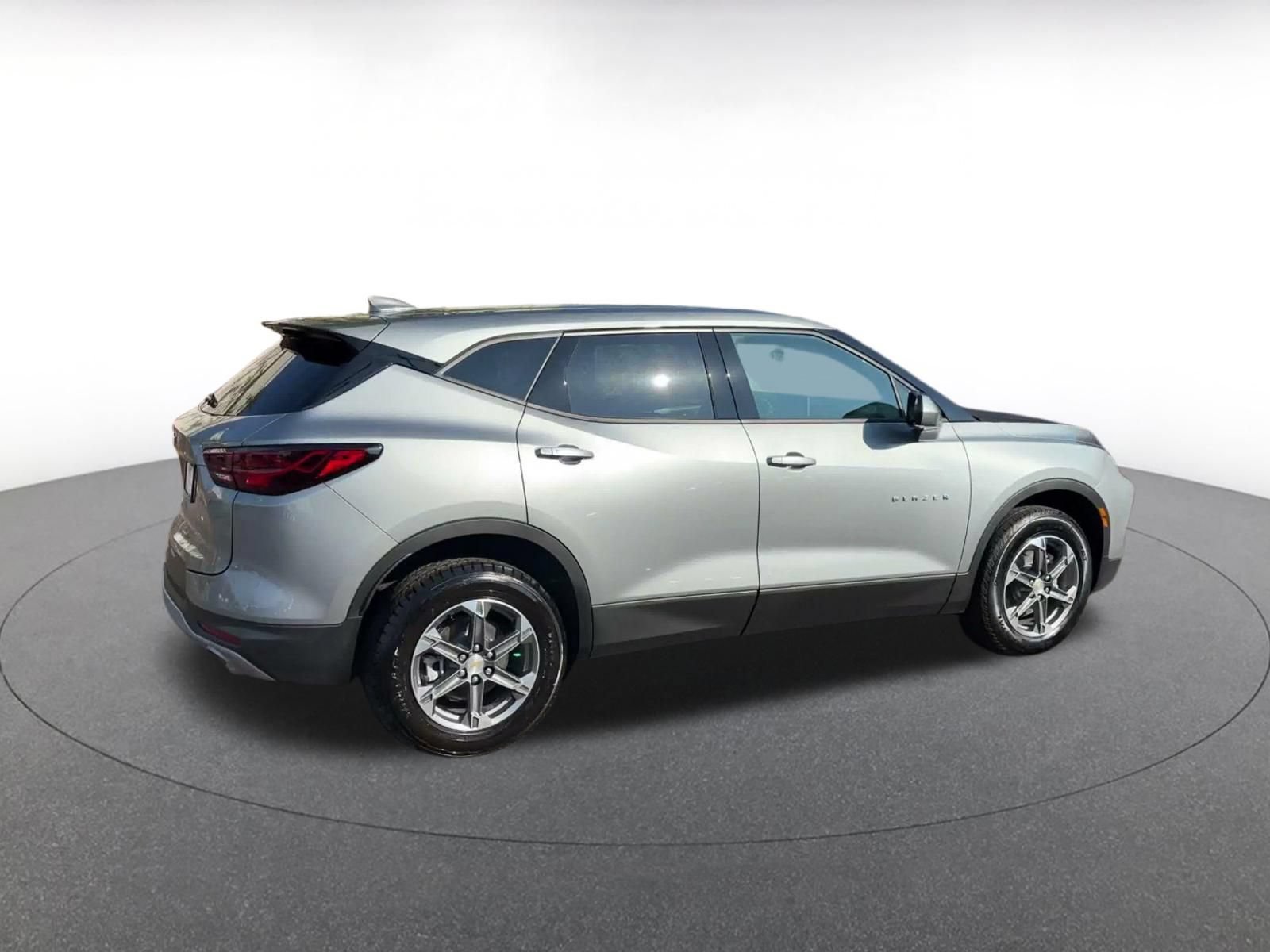 Used 2026 Chevrolet Blazer LT FWD image 14