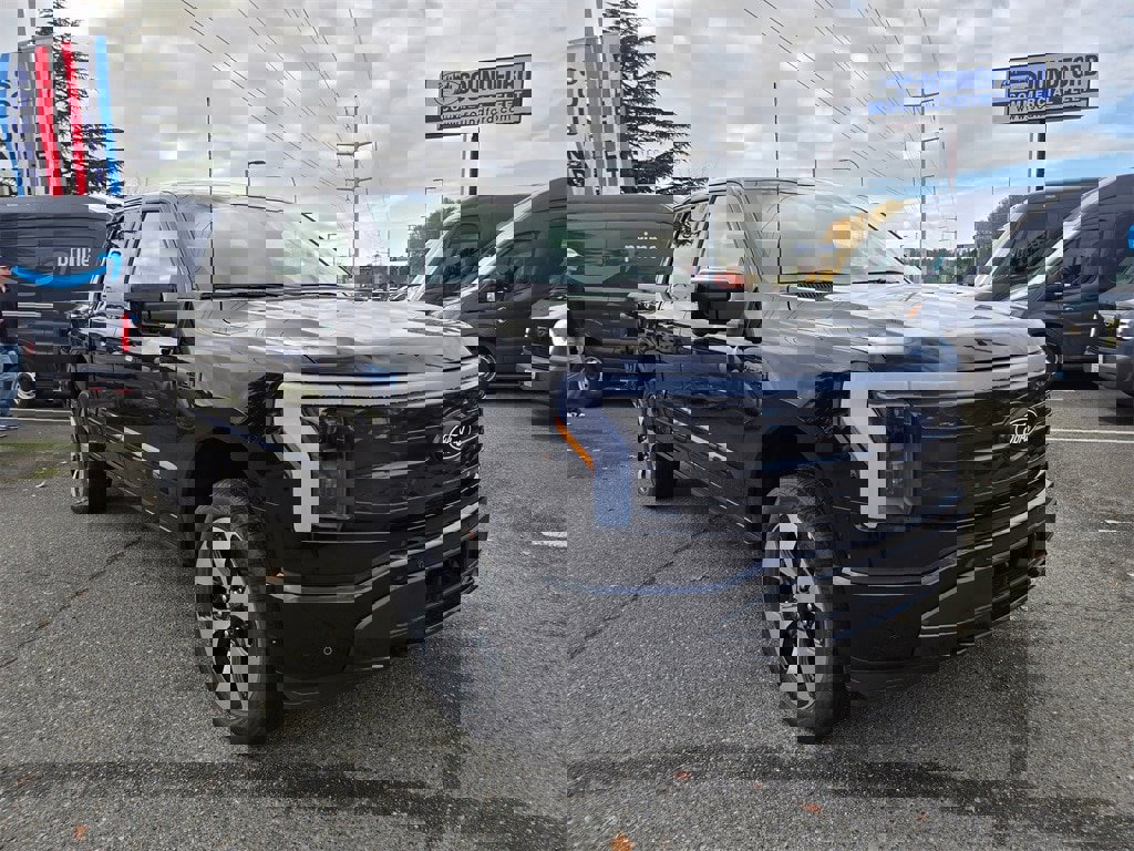 New 2025 Ford F150 Lightning Platinum image 3