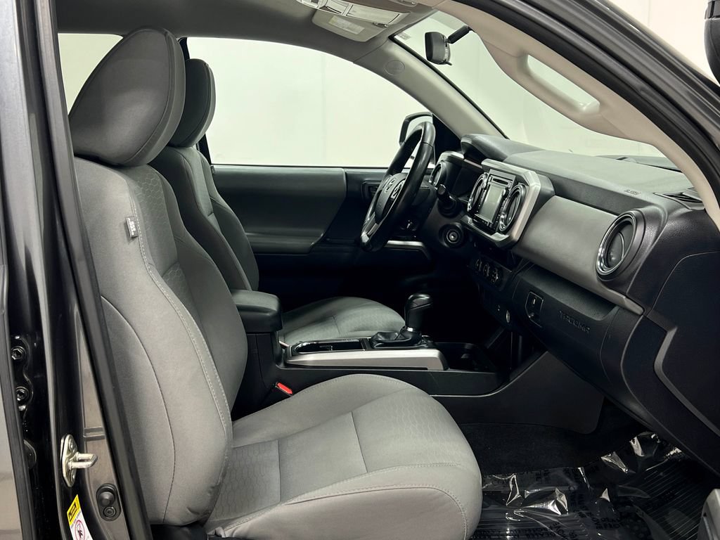 Used 2016 Toyota Tacoma SR5 w/ Towing Package RWD image 31