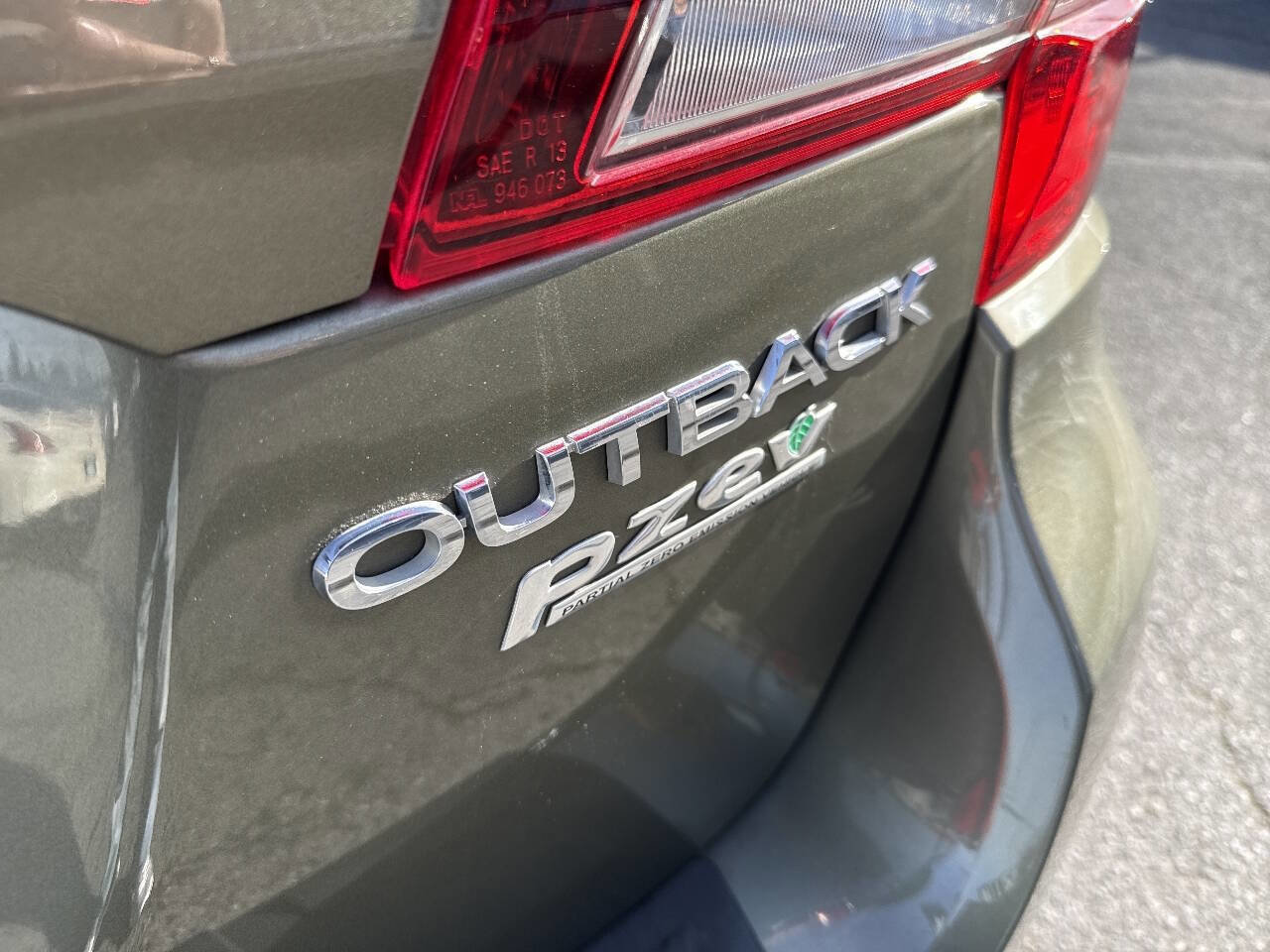 Used 2016 Subaru Outback 2.5i Limited AWD/4WD image 7
