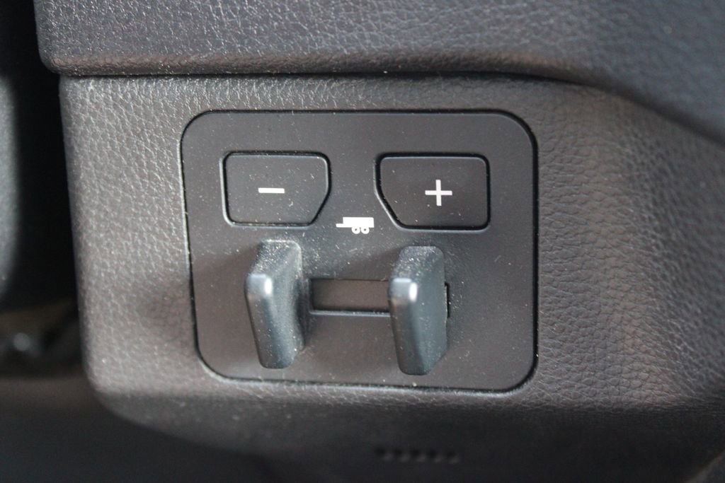 Used 2023 Toyota Tundra SR5 w/ SR5 Convenience Package AWD/4WD image 40