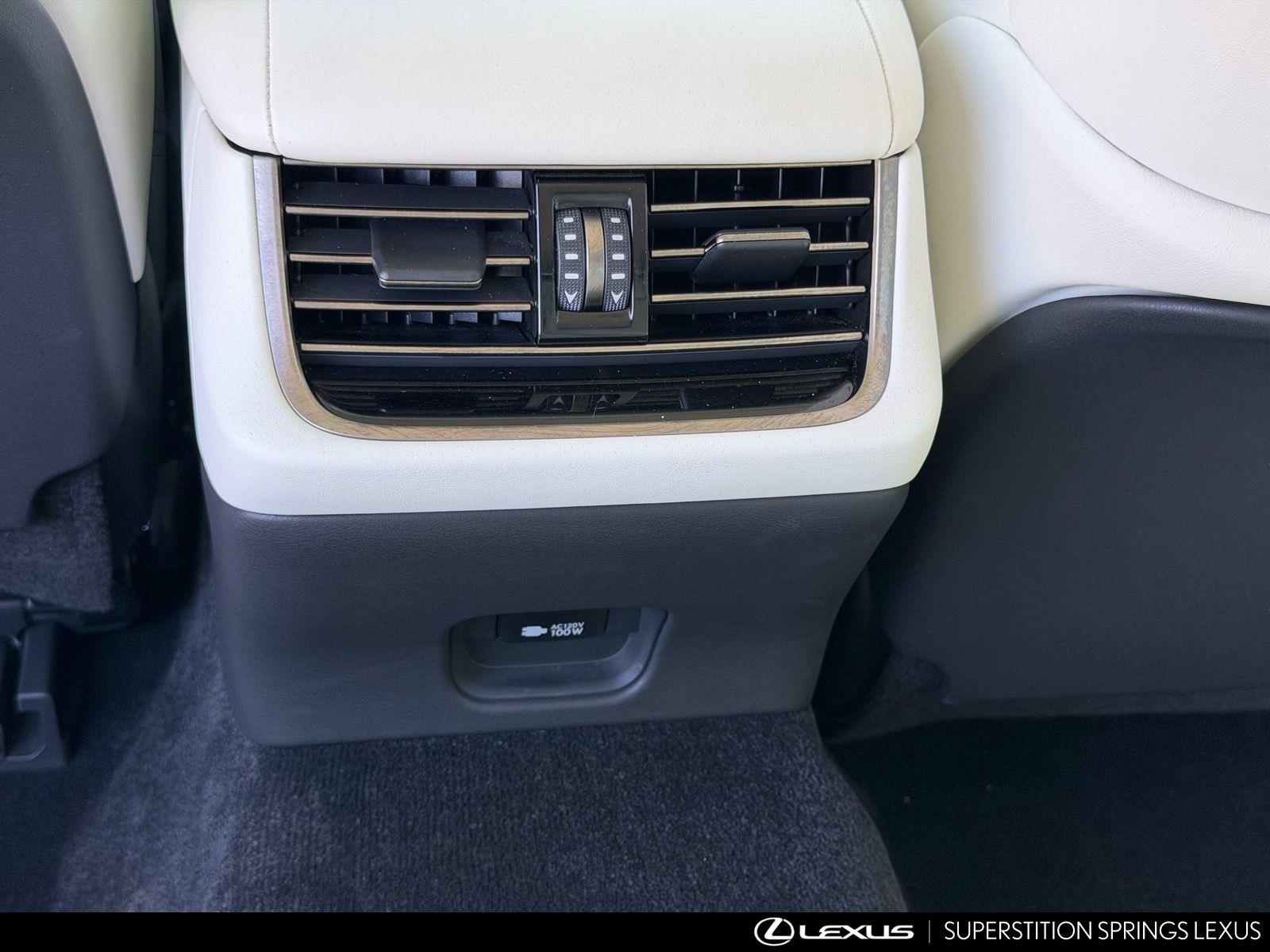 Used 2023 Lexus LS 500h AWD w/ Luxury Package image 28