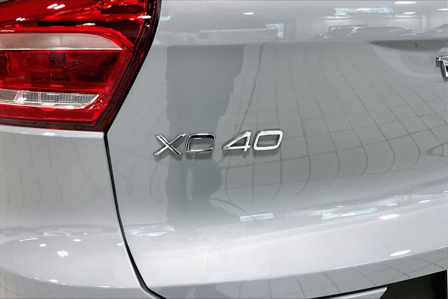 New 2026 Volvo XC40 B5 Plus w/ Protection Package Premier AWD/4WD image 6