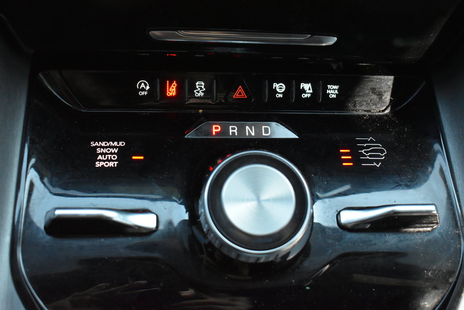Used 2025 Jeep Wagoneer Series III AWD/4WD image 30