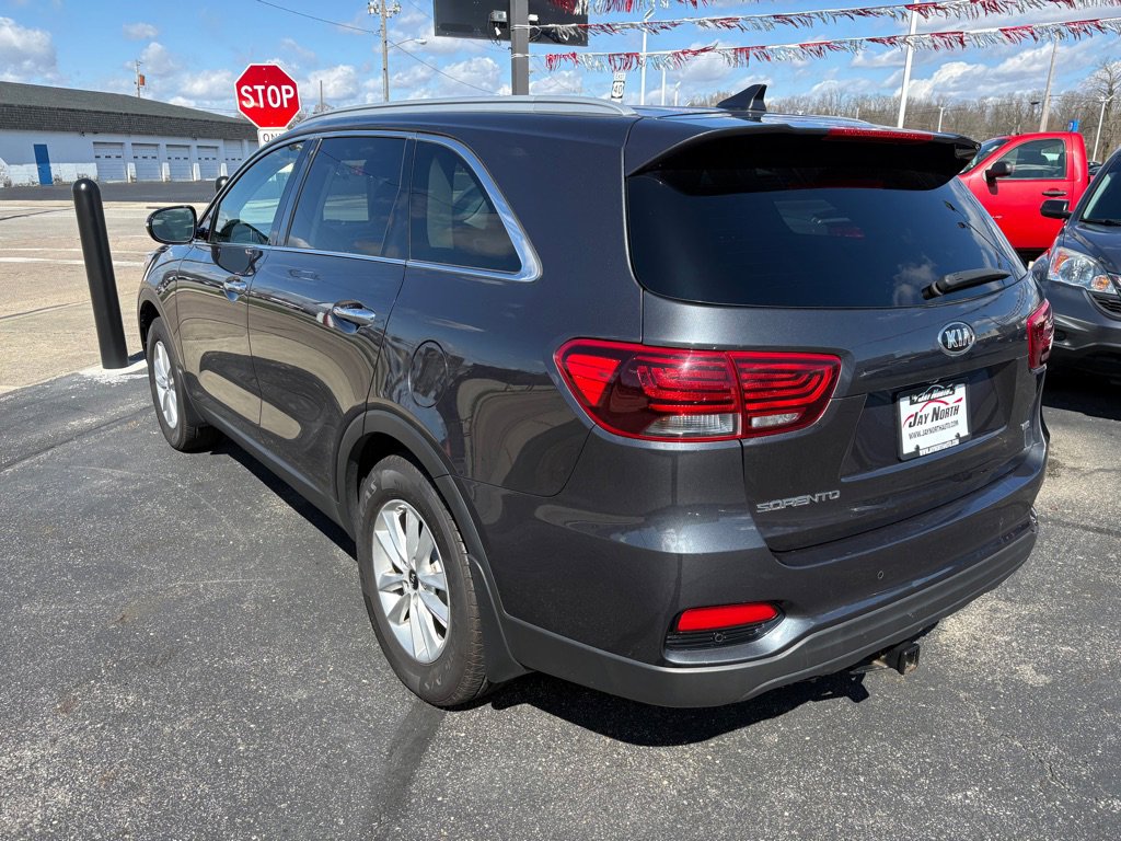 Used 2019 Kia Sorento LX w/ LX Convenience Package image 4
