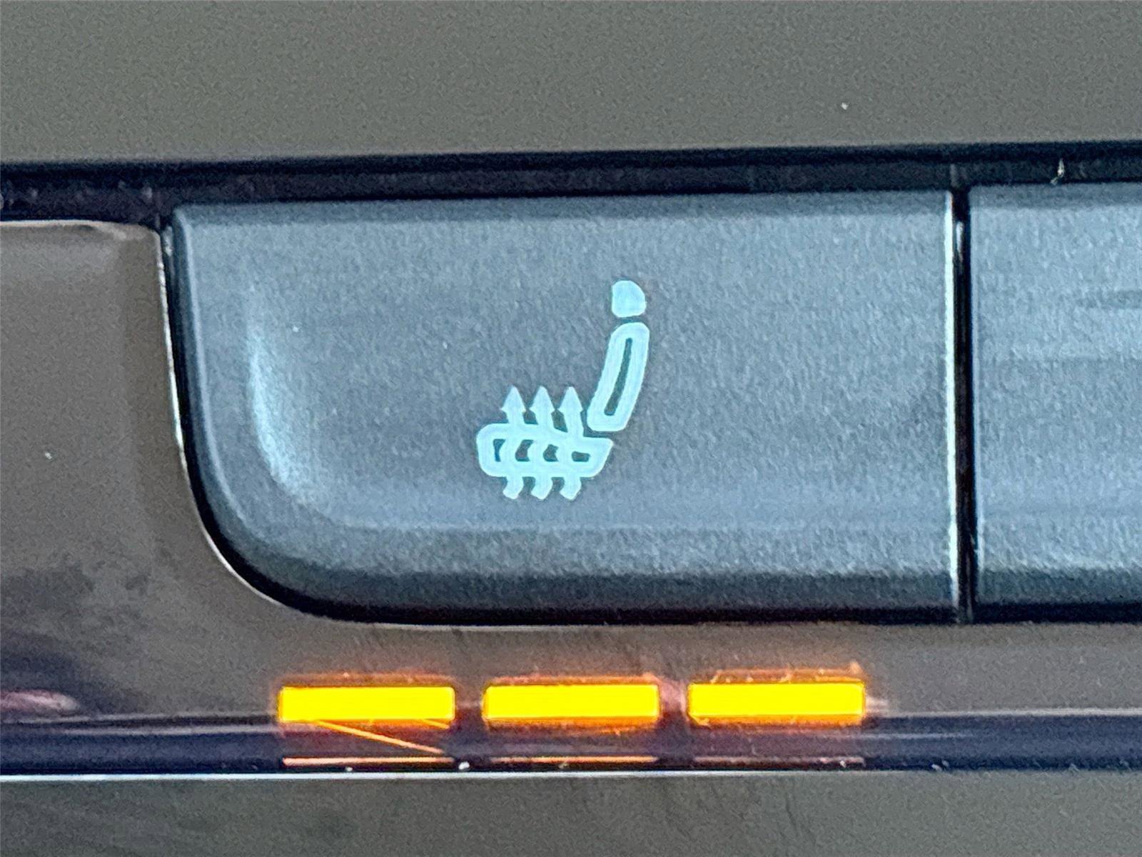 Used 2024 Volkswagen Taos SE image 22