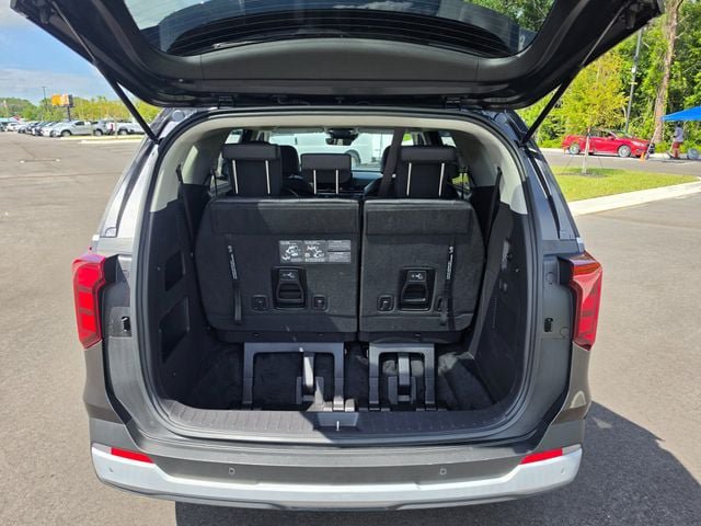 Used 2026 Kia Carnival FWD image 11