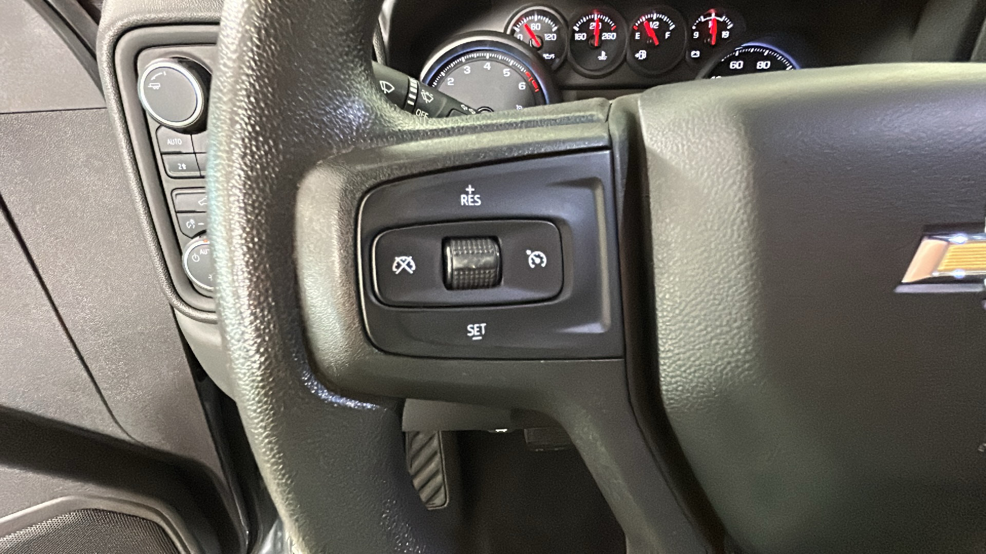 Used 2020 Chevrolet Silverado 1500 Custom w/ Custom Value Package AWD/4WD image 19