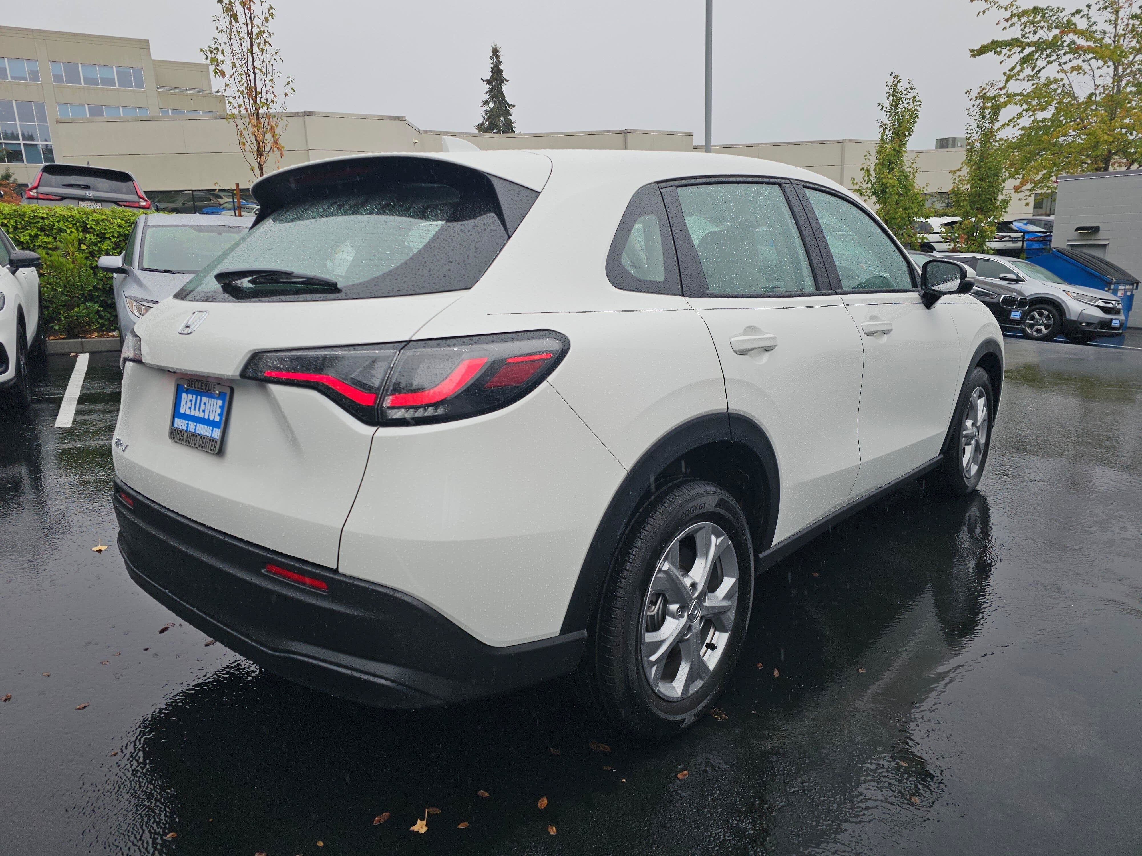 Certified 2025 Honda HR-V LX image 7