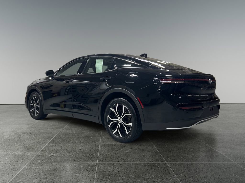 Used 2023 Toyota Crown Limited image 5