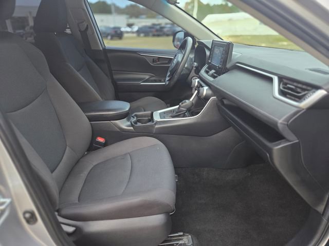 Used 2021 Toyota RAV4 LE w/ Carpet Mat Package (TMS) image 14