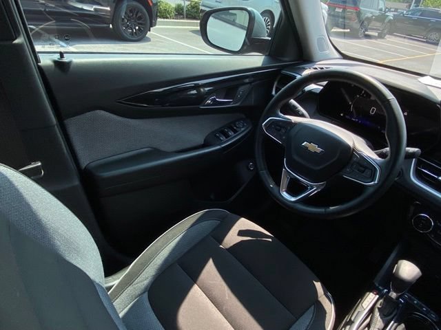 Used 2024 Chevrolet TrailBlazer LT w/ Convenience Package AWD/4WD image 22