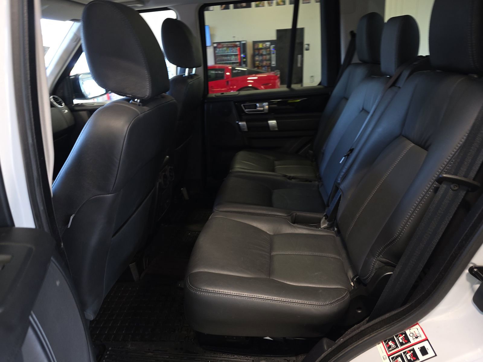 Used 2016 Land Rover LR4 HSE LUX image 14