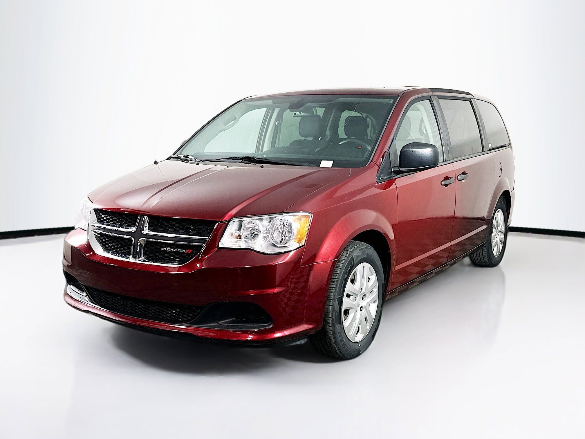 Used 2019 Dodge Grand Caravan SE image 3