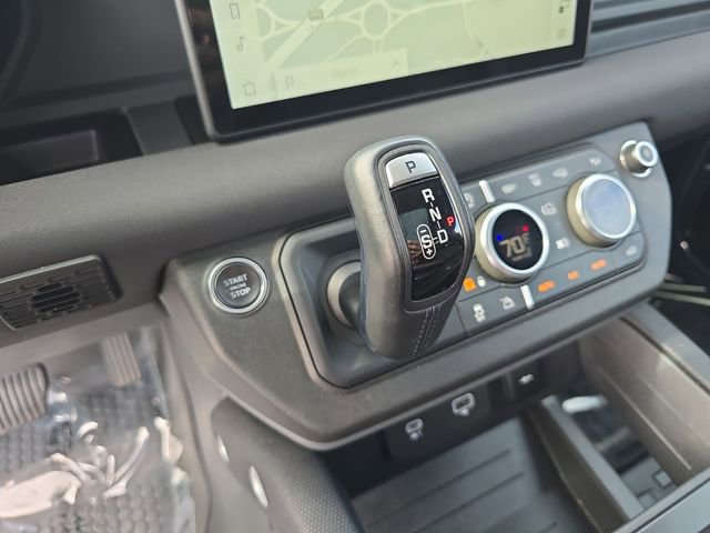 Used 2022 Land Rover Defender 90 X-Dynamic S image 19