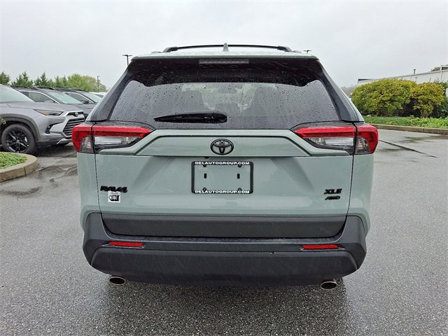 Used 2019 Toyota RAV4 XLE Premium image 5