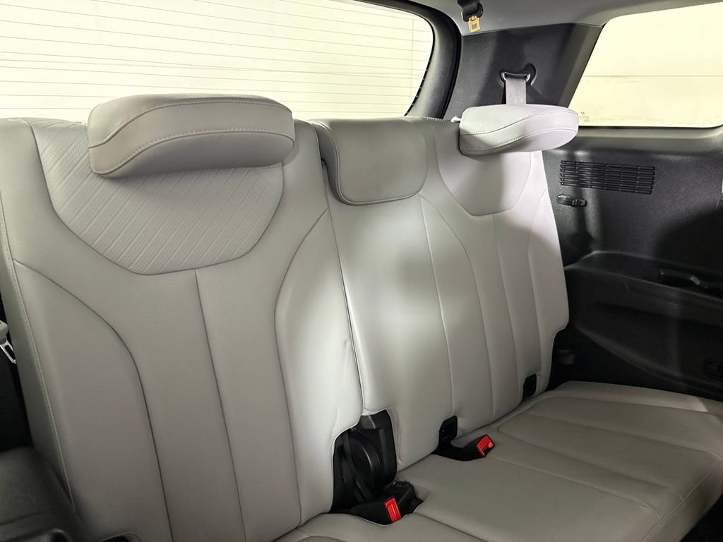 Used 2025 Hyundai Palisade SEL FWD image 18