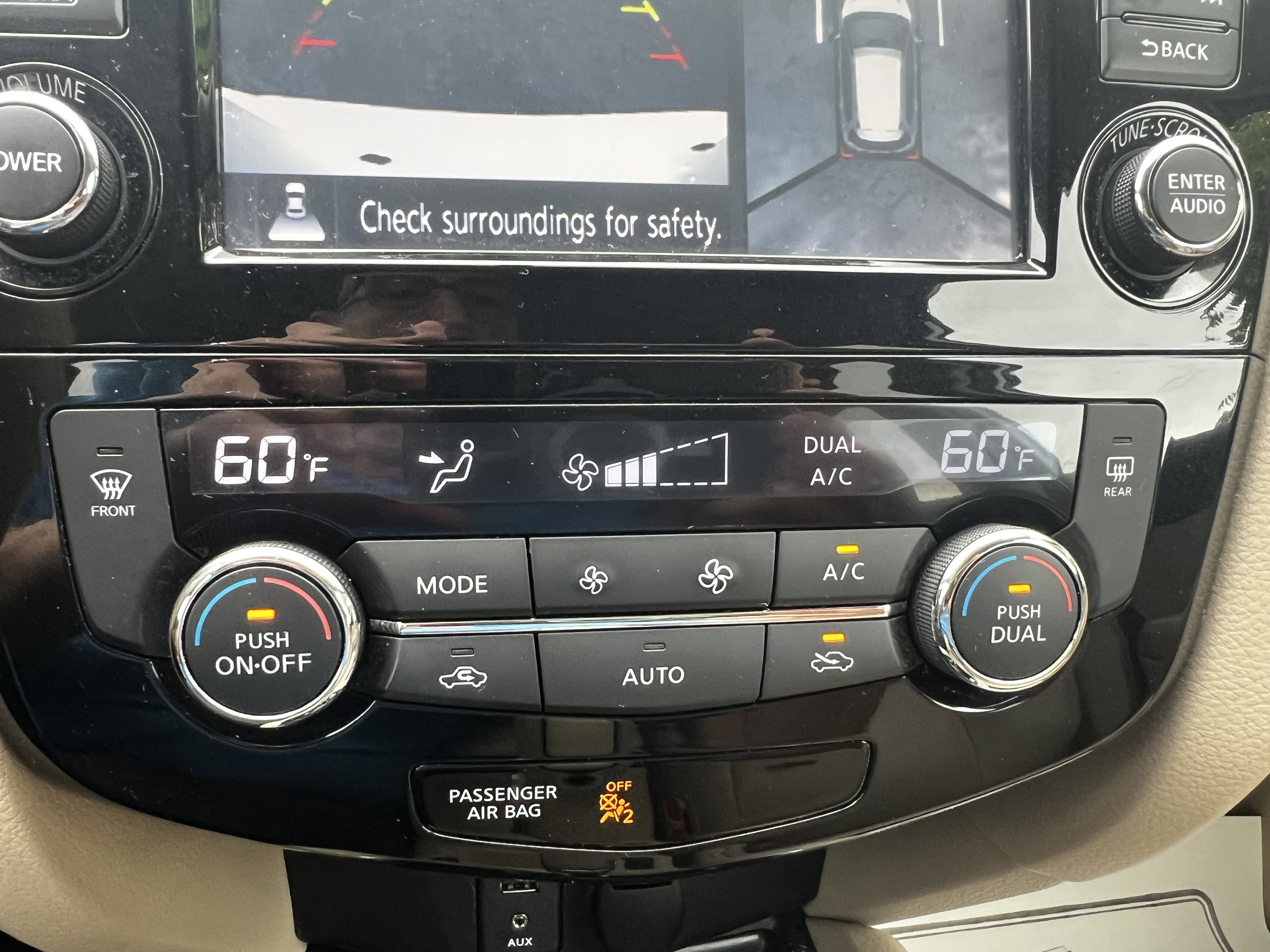 Used 2015 Nissan Rogue SL w/ SL Premium Package image 18