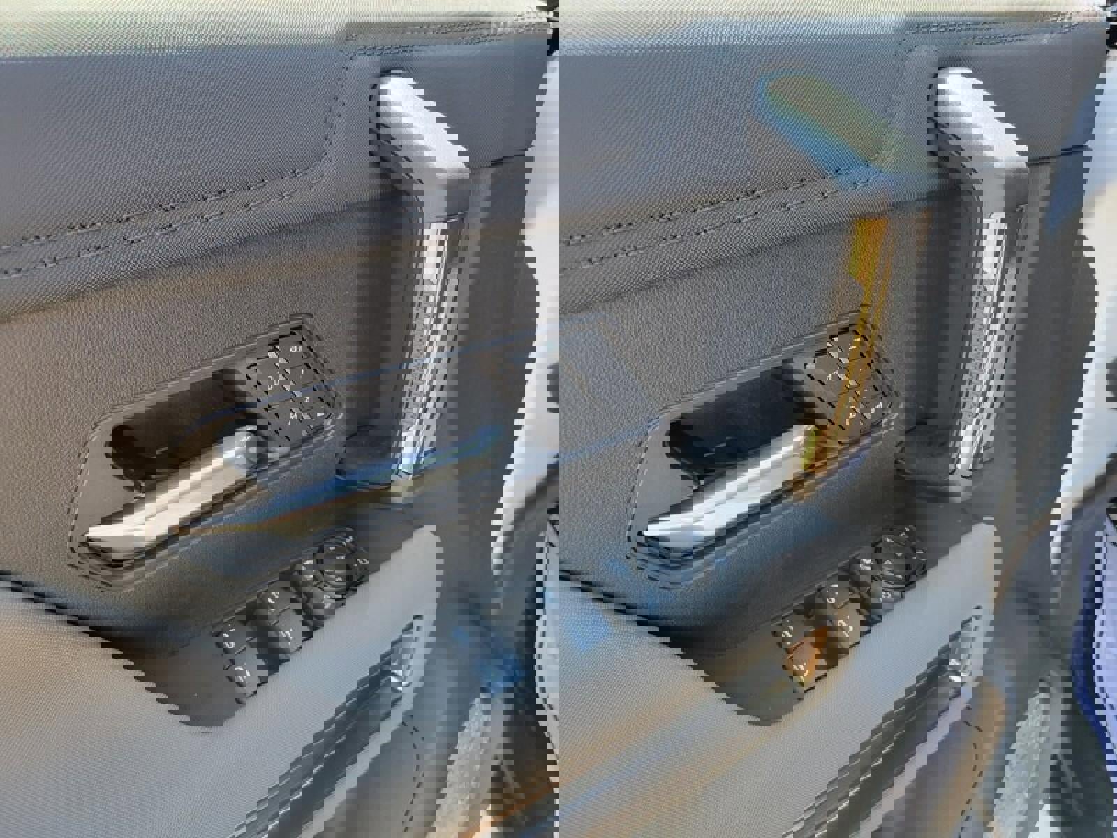 New 2025 GMC Hummer EV 2X w/ LPO, Illumination Package image 27