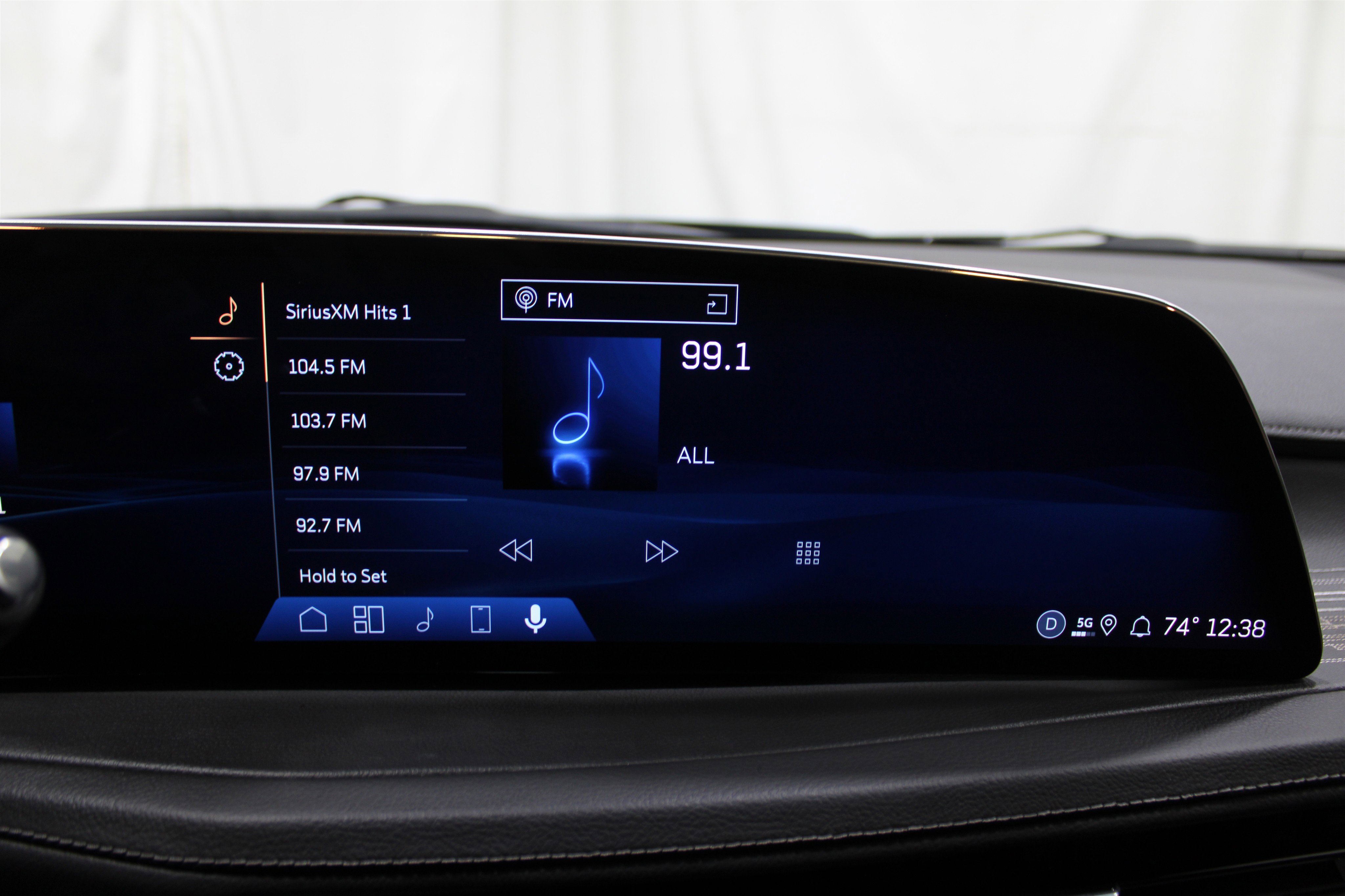 Used 2025 Cadillac XT4 Premium Luxury image 15