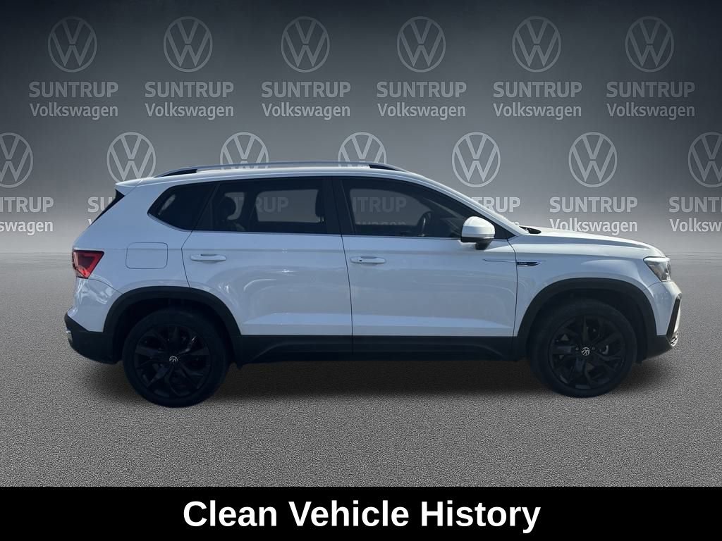 Used 2023 Volkswagen Taos SE w/ Black Wheel Package image 6