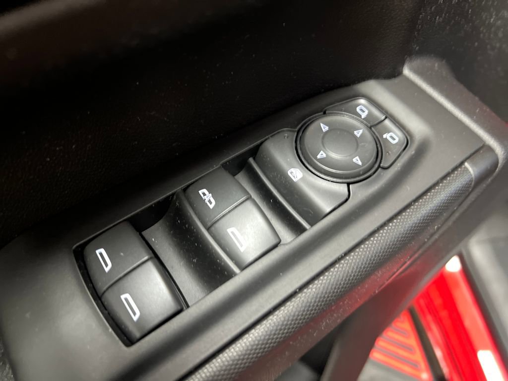 Used 2025 Chevrolet Silverado 1500 Custom image 11