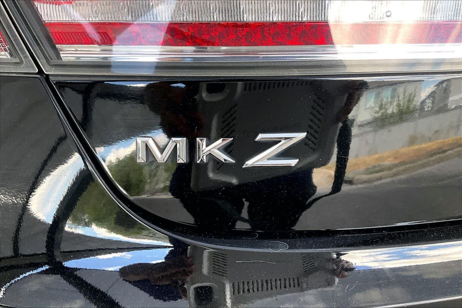 Used 2017 Lincoln MKZ Reserve FWD image 10